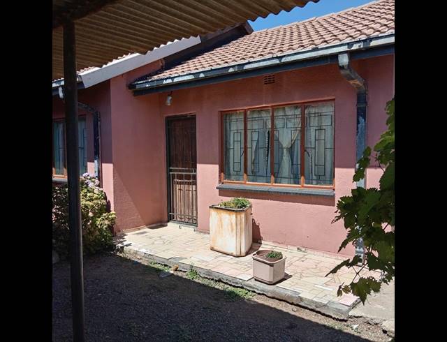 BEDROOM HOUSE FOR SALE IN SEBOKENG ZONE 6